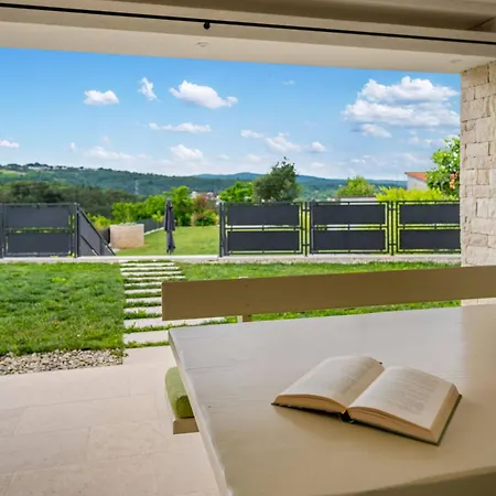 بيت للعطل Violette Mit Pool Nahe Stadtzentrum By Interhome