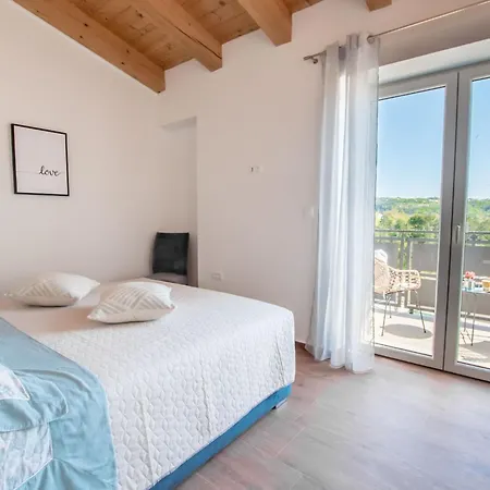 Prázdninový dům Violette Mit Pool Nahe Stadtzentrum By Interhome