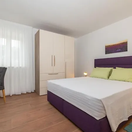 Violette Mit Pool Nahe Stadtzentrum By Interhome Prázdninový dům